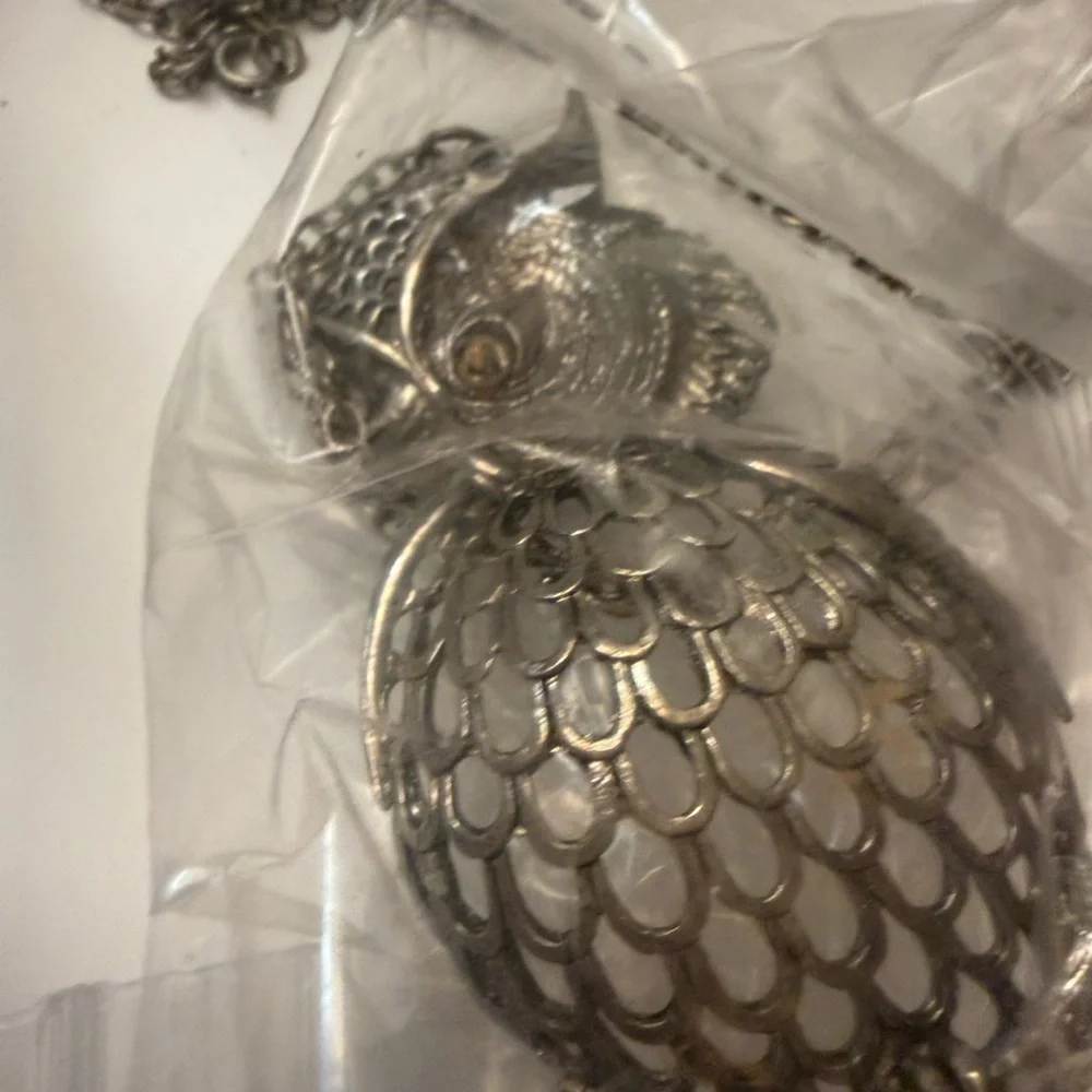 4 lbs Assorted Colorful Costume Jewelry Lot - Picture 8 of 9